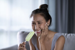 Cosa Aspettarsi dopo un'Estrazione Dentale: Prevenzione delle Complicazioni